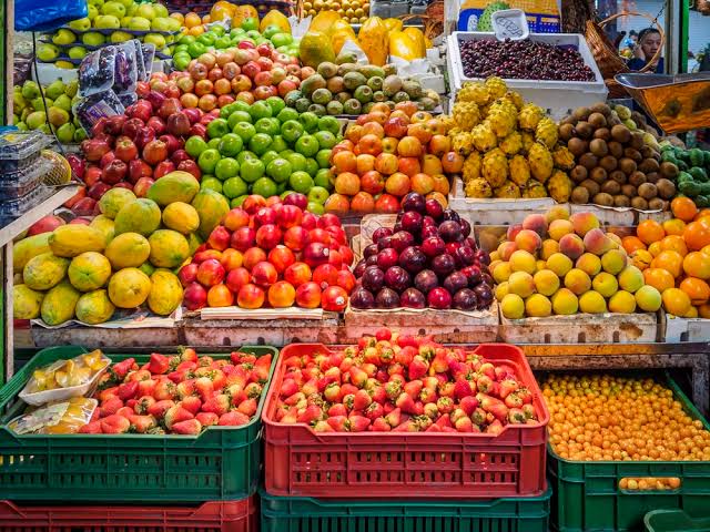 F C Fruits
